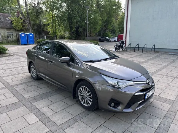 Pārdodu Toyota Avensis (sedan) ar 1, 8 benzīna motoru un jaudu 108kW. Auto i