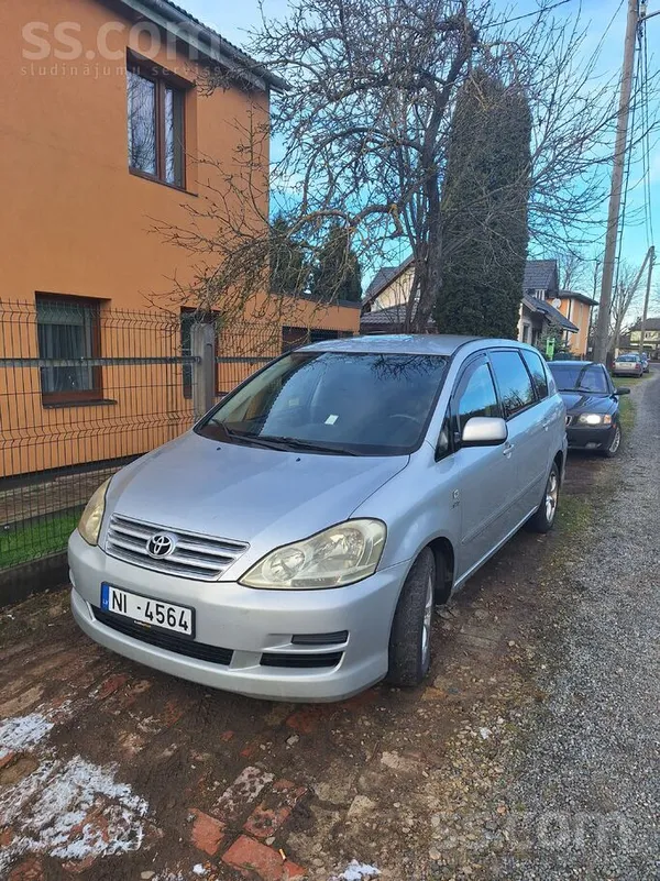 Toyota Avensis Verso