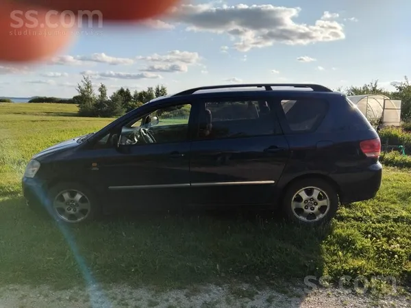 Toyota Avensis Verso