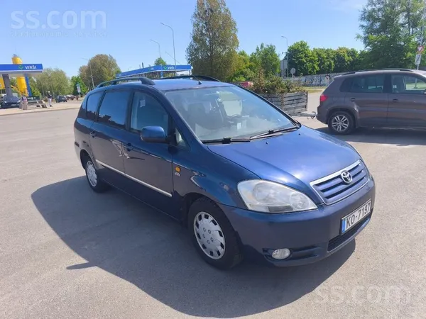 Toyota Avensis Verso