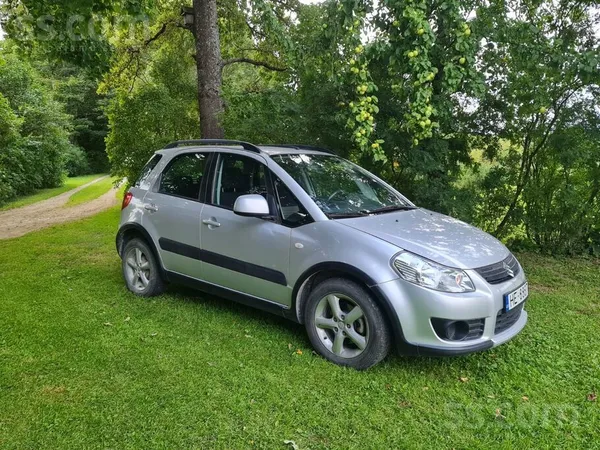 Suzuki Automašīna iegādāta jauna Latvijā, labā tehniskā s