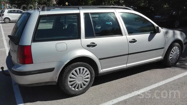 Volkswagen VW Golf Variants ekonomiskas auto.