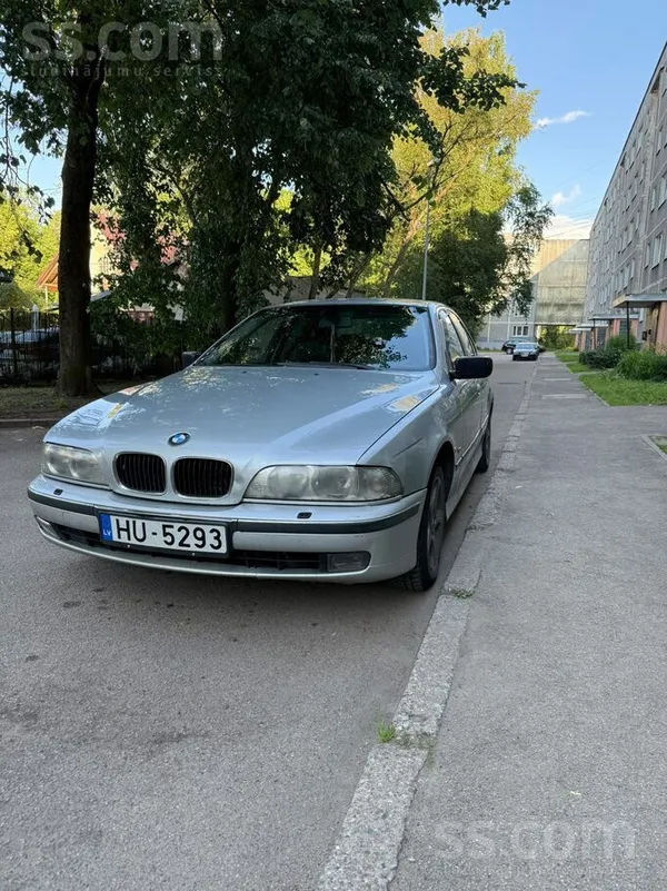 Pārdodu BMW e39 senans , automāts, braucu ikdienā. Kondicionieris strādā. Ne