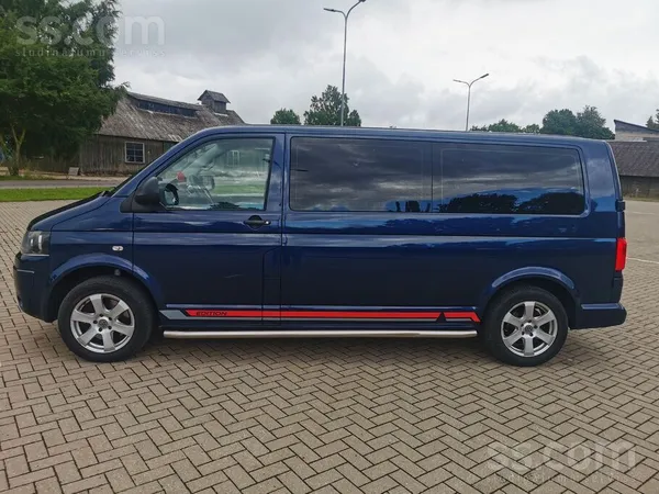 8 vietas. 6 ātrumi, manuāli. Auto uzturēts sev, regulāri veiktas apkopes, ma