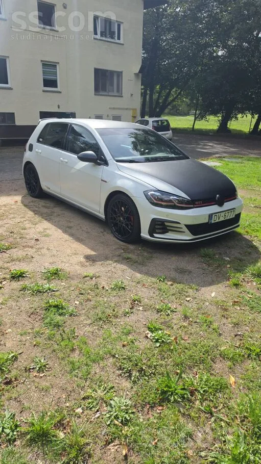 Pārdod Volkswagen Golf Vii Gti 2.0tsi(169kw). Teicamā tehniskā un vizuālā st