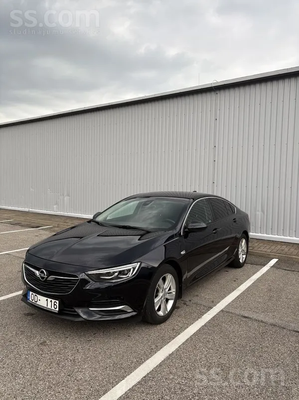 Opel Insignia - 1