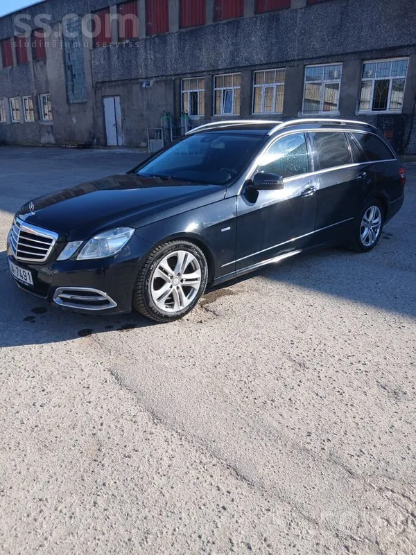 Mercedes (Motorām parādijās lieka skaņa. )