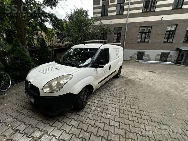 Fiat Labs ietilpigs darba auto. Fiat doblo maxi.