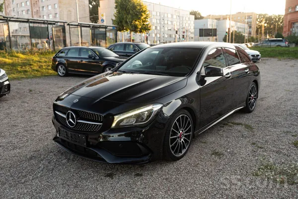 Mercedes Mercedes-Benz Cla 180 Shooting Brake Amg Line. Iev