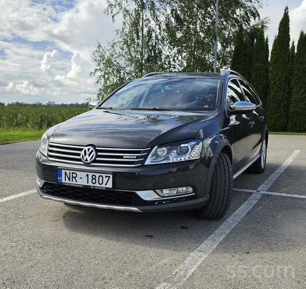 Volkswagen Passat (B7) - 1