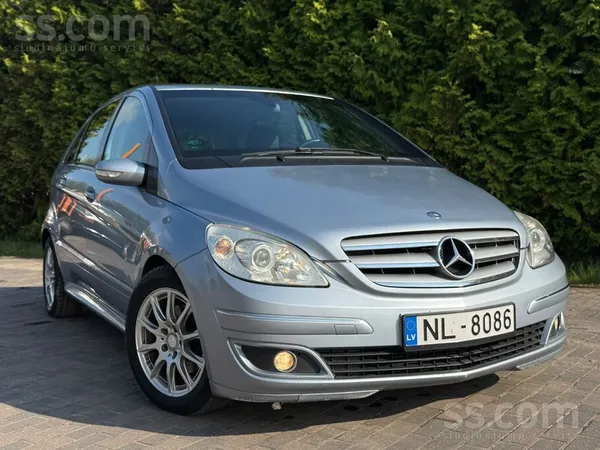 2.0 dīzels 80 kw, 2005 gads TA 06.2027 nobraukums 224568 km
pusādas salons ar apsildi, kondicionieris (strādā), lietus senso ...