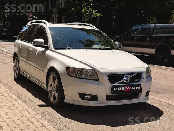 Volvo V50 - 1
