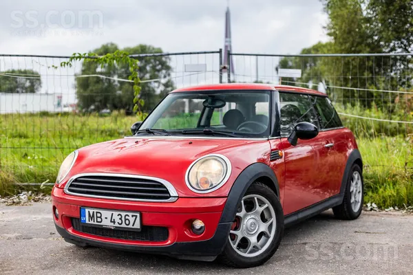 MINI Mini One ar 1.4 benzīndzinēju un manuālo ātrumkārb