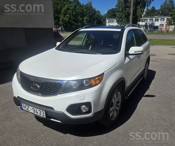 KIA Машина в хорошем состоянии. Регулярное обслуживани