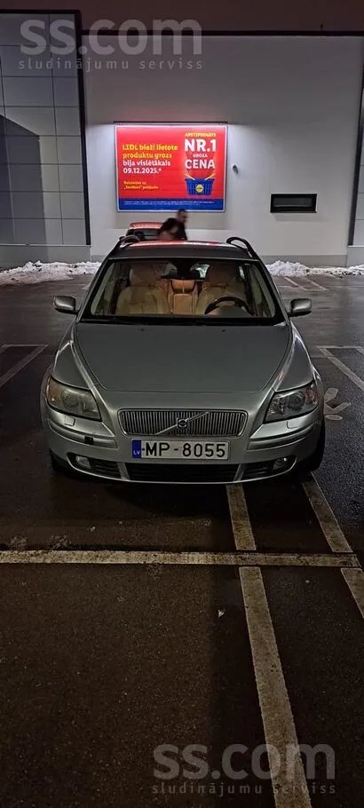 Volvo V50
