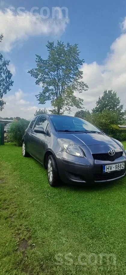 Nesteidzīgi pārdod Toyota Yaris ar svaigi izietu tehnisko apskati. 6 pārnesu