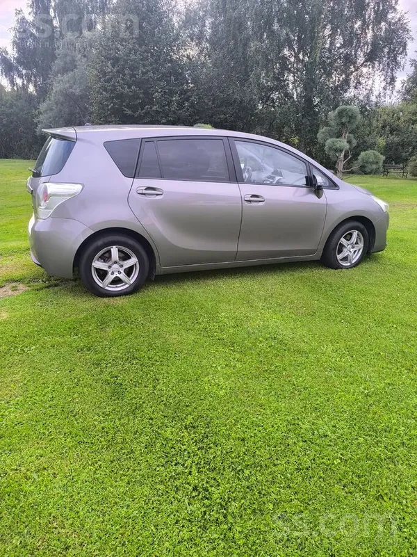 Toyota Pārdodu ļoti labu toyotu. Salons ērts un plašs. Au