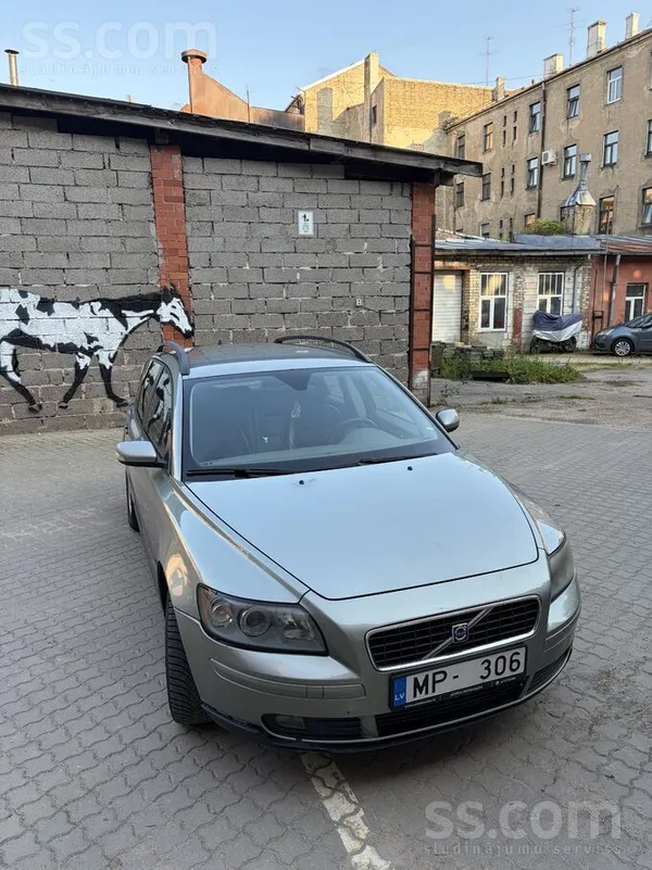 Volvo V50