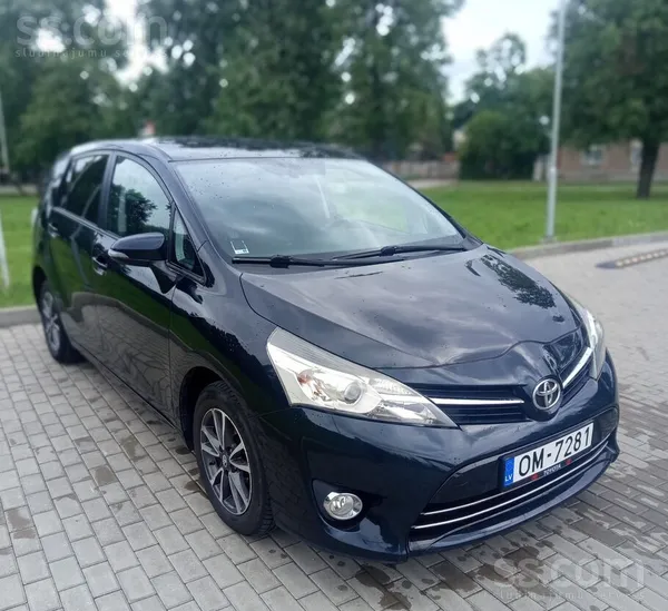 Toyota Auto ideāla stāvokli. Nomainita eļļa, filtri. Izie