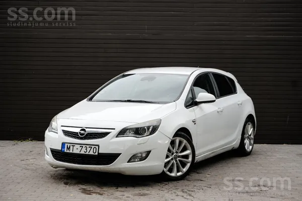 Opel Opel Astra 2012. gada 1.7 dīzelis ar manuālo ātrum