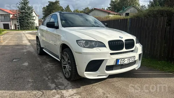 Individual, ļoti daudz extru, auto kopts un mīlēts, par jautājumiem lūgums z