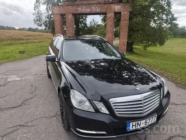 Mercedes E200 2013, 2.2D dīzelis, Automāts, Universāls, Melns — Latvijā