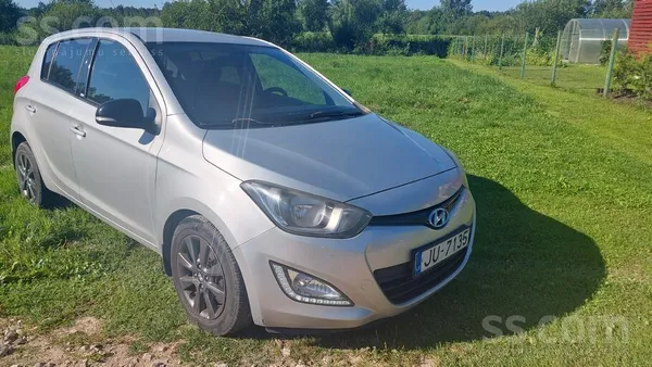 Labs auto par labu cenu aprīkots ar visu ko vajag (kruīzkontrole, sēdekļu un