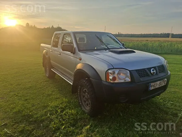 Nissan NP300