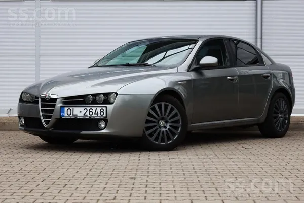 Alfa-Romeo 2.2i Manuāls, ādas sēdekļi ar apsildi, klimatkontr
