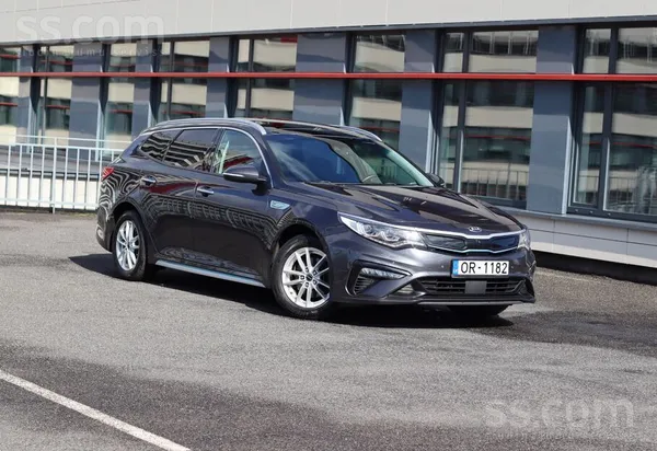 KIA Ar garantiju. Kia Optima Sport Wagon 2.0 Plug-in H