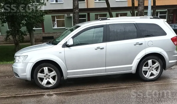 Pārdodu labu, tehniskā kārtībā ģimenes auto. Tikko izieta tehniskā apskate l