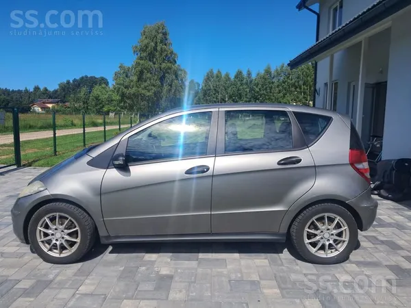 Mercedes Benz A180, 2.0 dīzelis, Mehanika, 2 atslēgas, visas apkopes veiktas