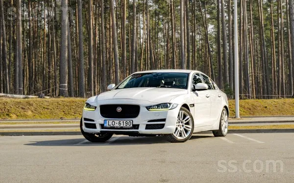 Jaguar XE