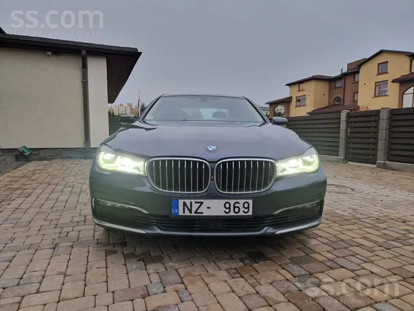 BMW 730