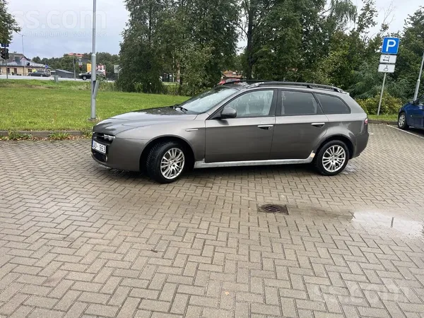 Alfa-Romeo Pārdodu sakarīgu alfu 1, 9 diz 85 kw tehniski laba