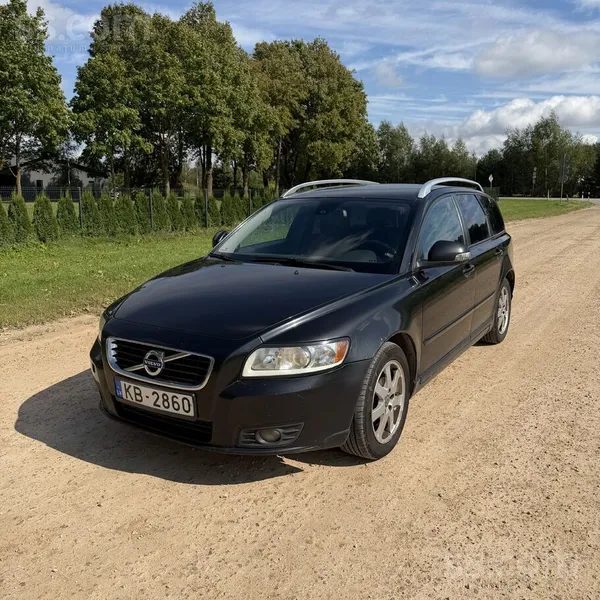 Volvo Pārdodu 2012. gada Volvo V50 ar labu komplektāciju