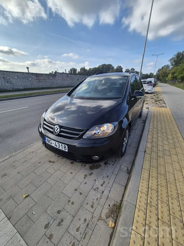 Pārdod īpašnieks. Trīs gadus saudzīgā lietošanā, maz braukta, taču sakarā ar