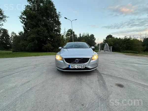 Volvo Машина в хорошем состоянии один хозяин в Латвии