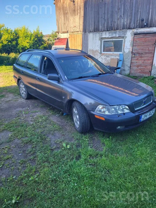 Volvo V40