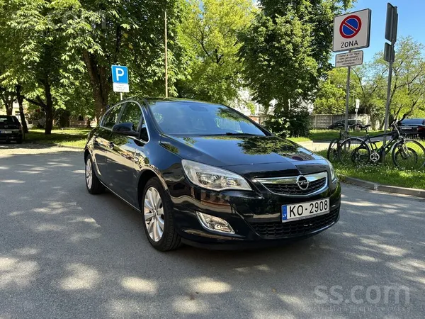 Pārdodu Opel Astra ar 1.4 benzīna dzinēju 88kw 120zs. Manuālā pārnesumkārba.
