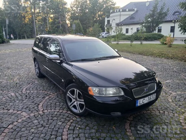 Volvo Pārdodu volvo V70