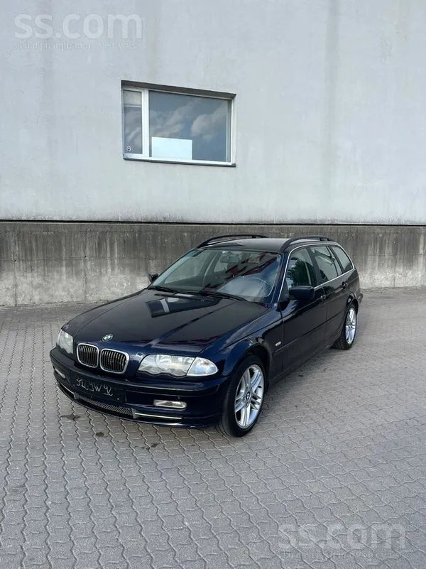 BMW 330