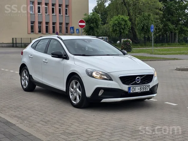 Volvo V40