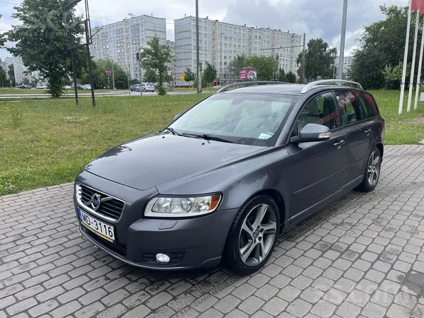 Volvo V50