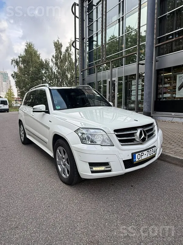 Mercedes 7900€