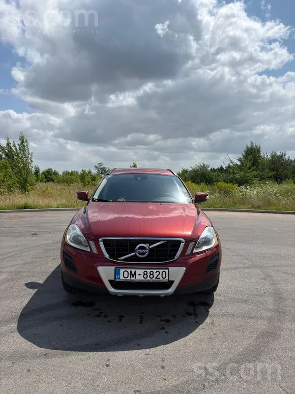 Auto labā tehniskā un vizualā stāvoklī
Komplektā labas ziemas un vasaras r