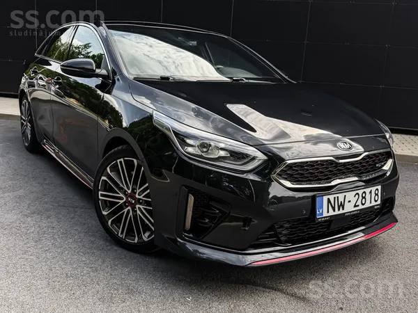 KIA GT versija. Rūpnīcas krāsojums. Viena no pilnākajā