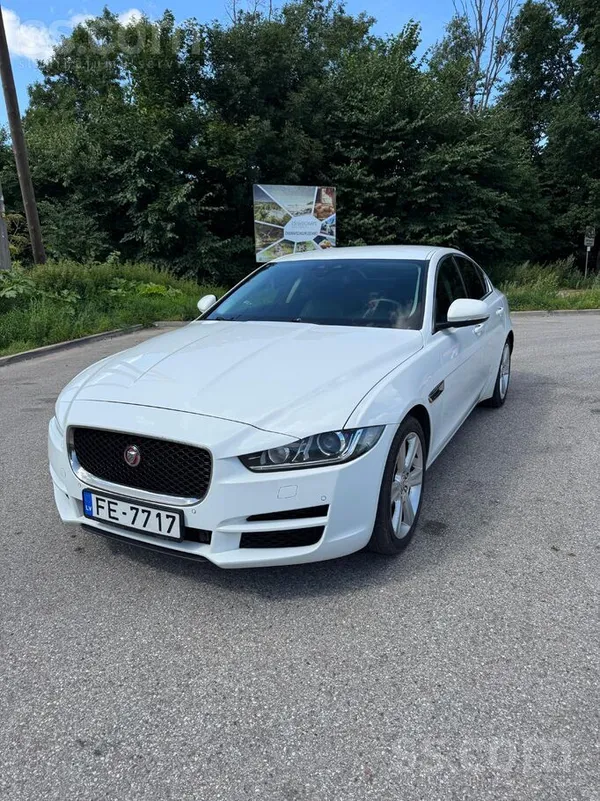 Jaguar XE