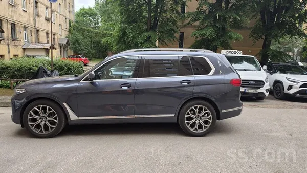 BMW X7