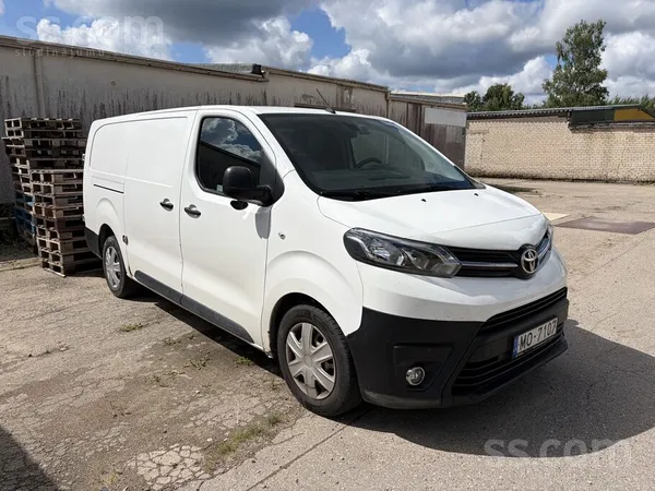 Toyota Uzņēmums pārdod Toyota Proace long (garā versija) 